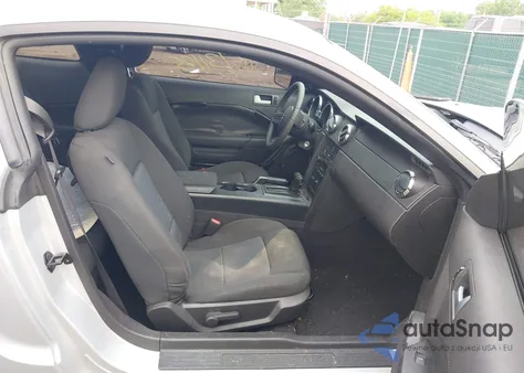 2008 Ford Mustang V6 Deluxe/V6 Premium из США, поврежденный, VIN 1ZVHT80N685158231